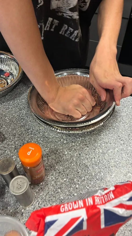 Mixing a seasoning coating